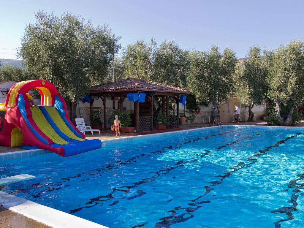 Camping Village Degli Ulivi 马蒂纳塔 外观 照片