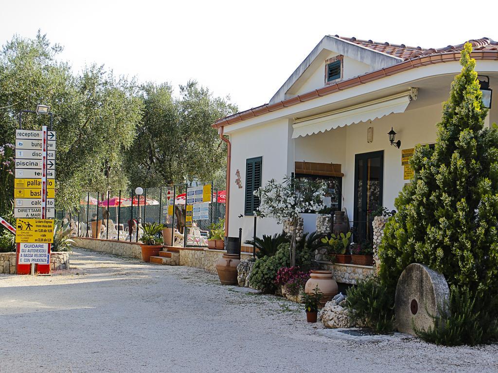 Camping Village Degli Ulivi 马蒂纳塔 外观 照片