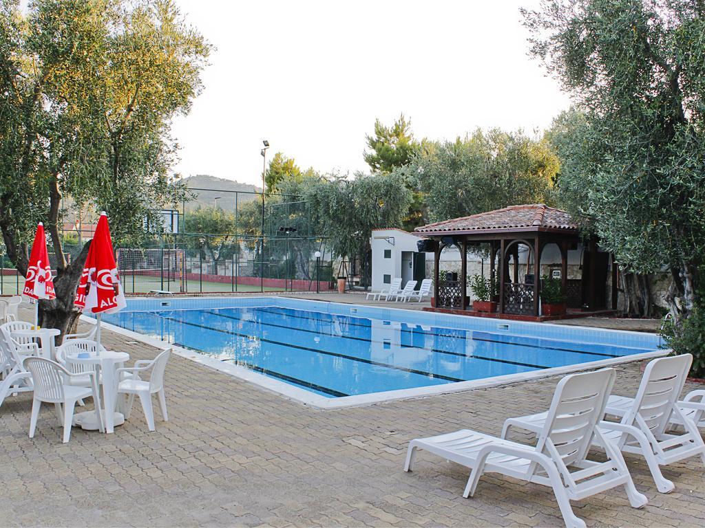 Camping Village Degli Ulivi 马蒂纳塔 外观 照片