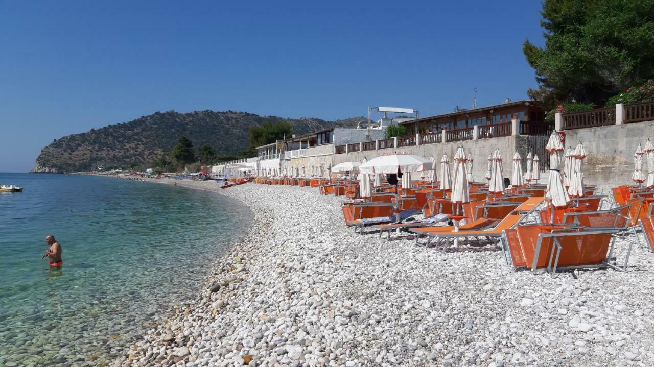 Camping Village Degli Ulivi 马蒂纳塔 外观 照片